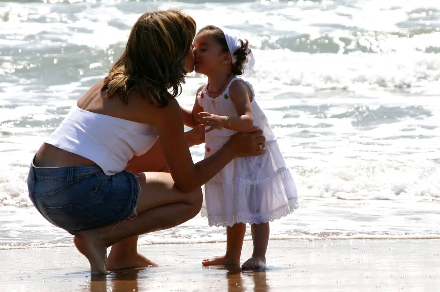 »De fleste kvinder ønsker at få deres børn i et kærligt parforhold, men nogle må erkende, at det bare ikke lykkes at finde »den rigtige«. I stedet vælger man at få børn »med sig selv«,« siger Lene Skou Jensen, jordemoder og forfatter til flere bøger om fødsler og graviditet.