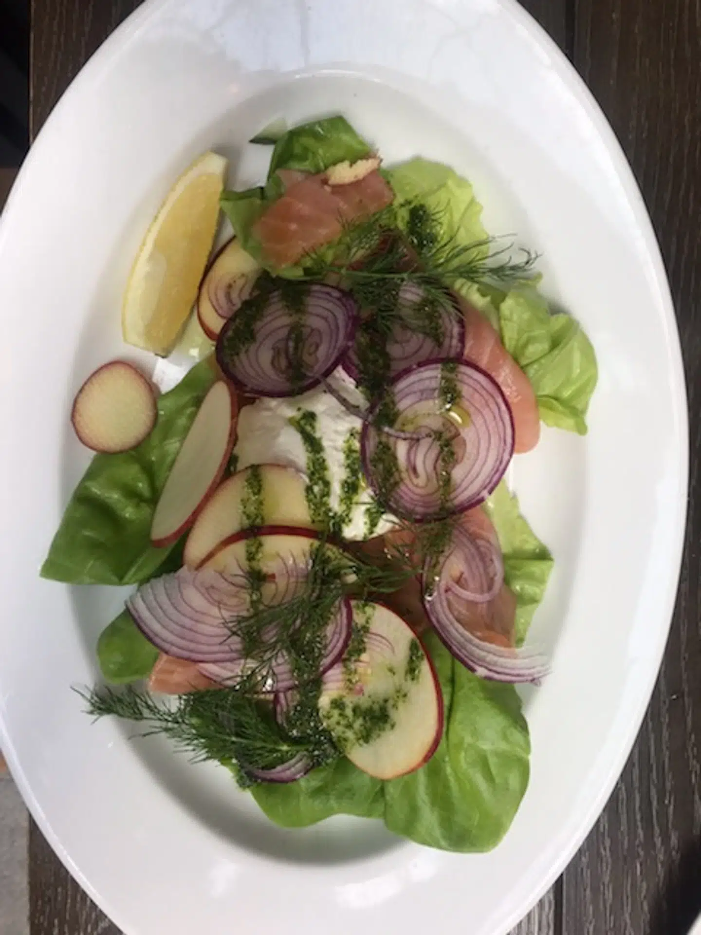 Laksemaden er en af signaturretterne på Malmstens Fisk i Lunds Torvehaller.