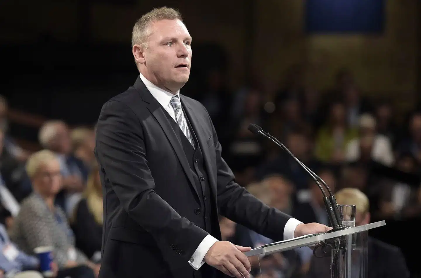 Claus Richter på talerstolen.