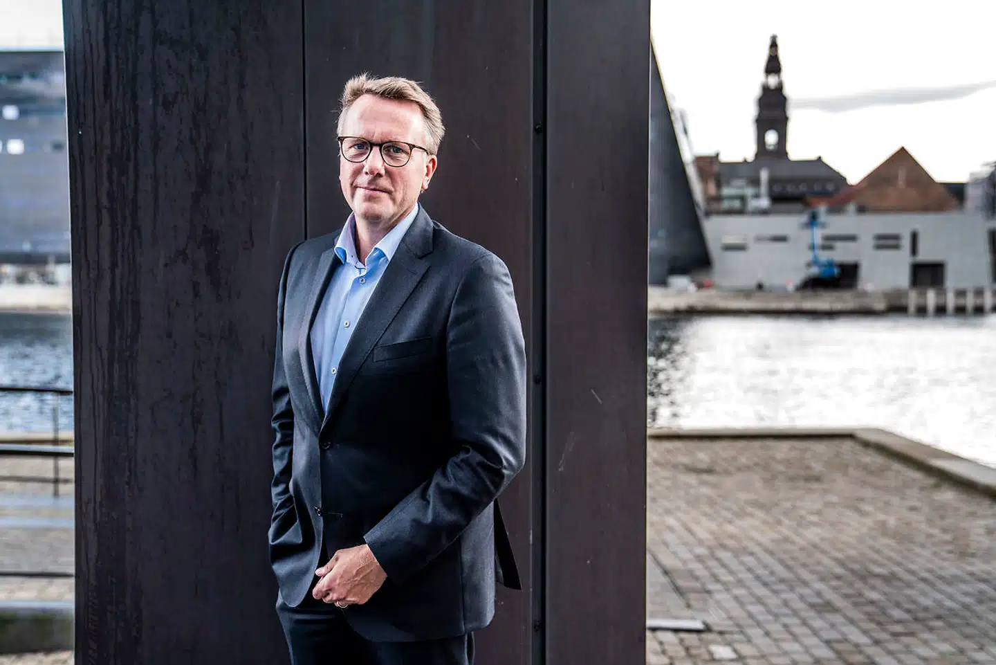 Skattevæsenet skal finde 3.300 nye medarbejdere frem til 2021. Den opgave betegner Skatteministeriet som en »historisk stor« rektrutteringsopgave. Oveni kommer nu udfordringen med at finde de 1.000 skattemedarbejdere til kontrol, som skatteminister Morten Bødskov (S) har lovet.