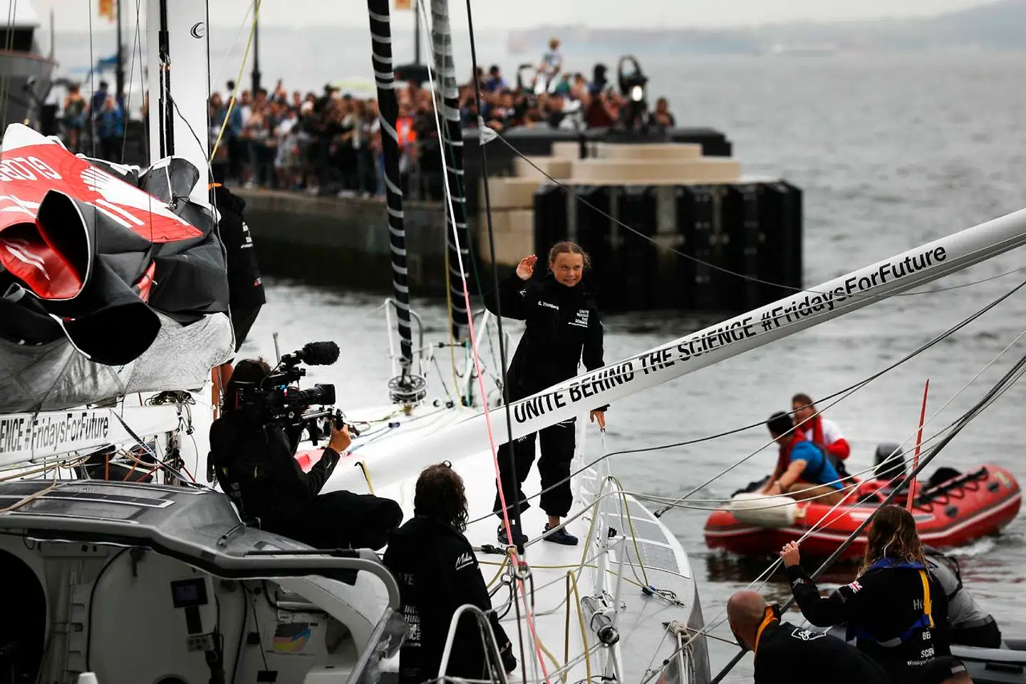 Greta Thunberg ankom til New York 28. august i sejlbåd. Hun krydsede Atlanten sammen med sin far, mens hendes mor og lillesøster er hjemme i Stockholm. Rejsen på det amerikanske kontinent skal ifølge planen også føre hende til Santiago i Chile, hvor FNs klimatopmøde COP25 finder sted i december.