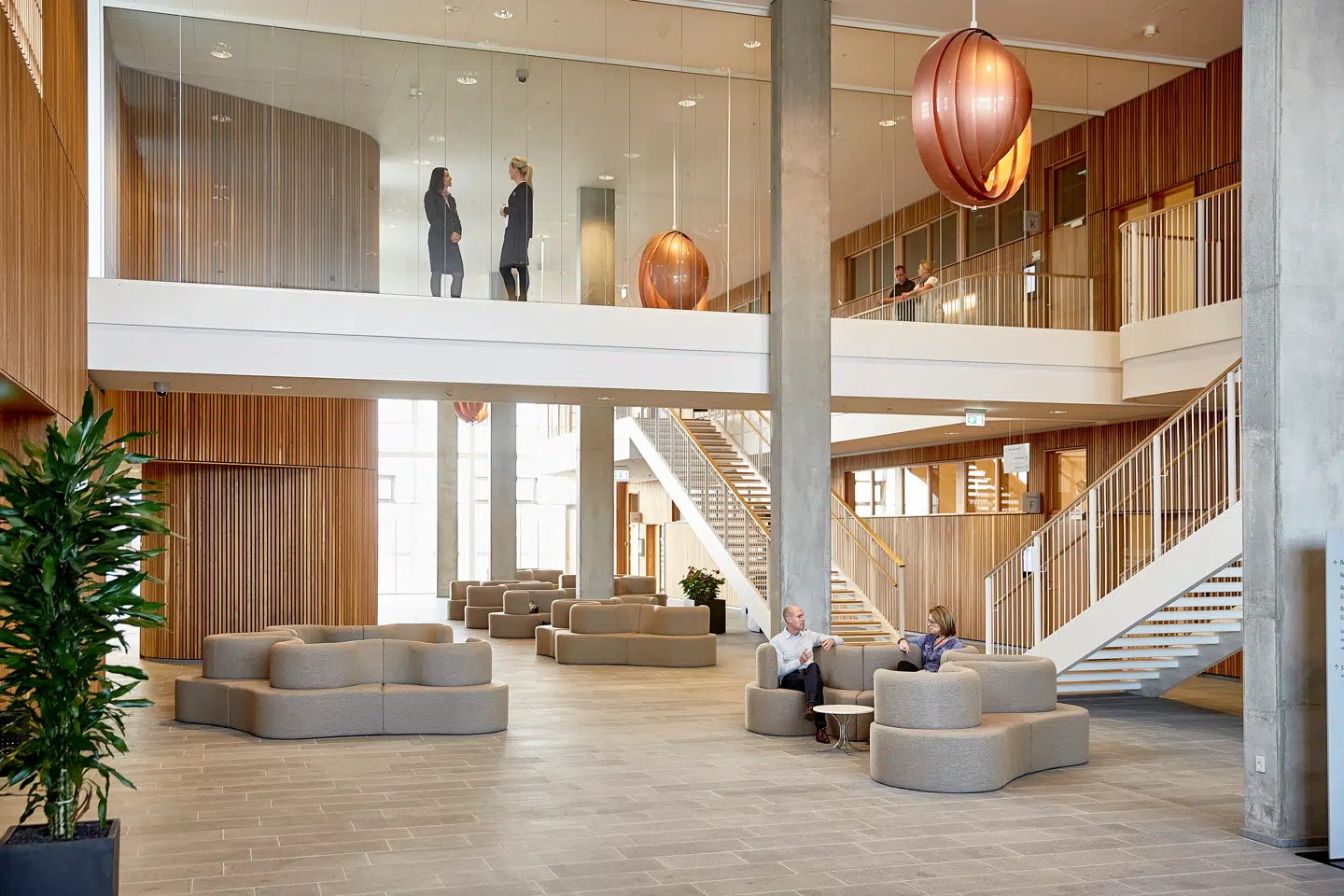 Selv om parterne i et byggeri har aftalt, at eventuelle tvister skal afgøres ved en voldgift, kan bygherrens forsikringsvilkår overtrumfe denne aftale, så sagen alligevel skal for det almindelige retssystem. Det har både byretten, og nu også Vestre Landsret (billedet) fastslået. Foto: Lars Guldager for Domstolsstyrelsen