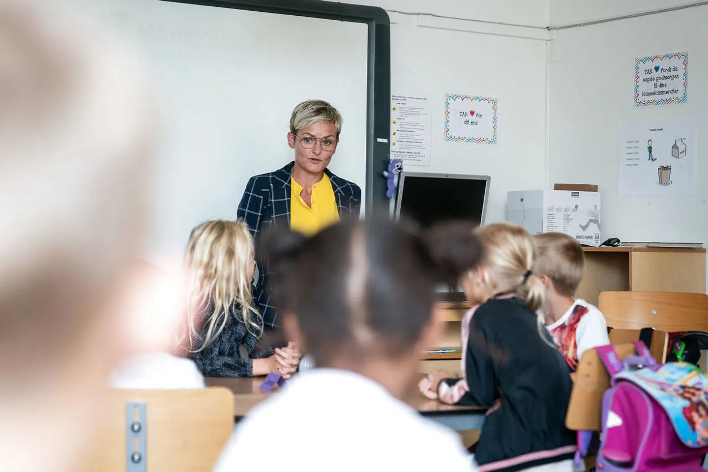 Der skal tilføres en milliard om året til folkeskolen. Sådan lyder kravet fra Radikale Venstre, SF og Enhedslisten til børne- og undervisningsminister Pernille Rosenkrantz-Theil (S), der her på billedet besøger Katrinedals Skole i København.