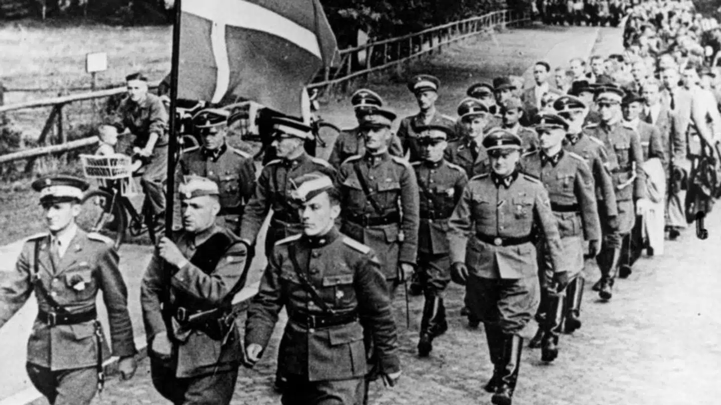 De dokumenter og billeder, der blev stjålet under det store tyveri fra Rigsarkivet, knyttede sig overvejende til sagerne om de danskere, der tilsluttede sig bl.a. Frikorps Danmark, som ses på billedet.