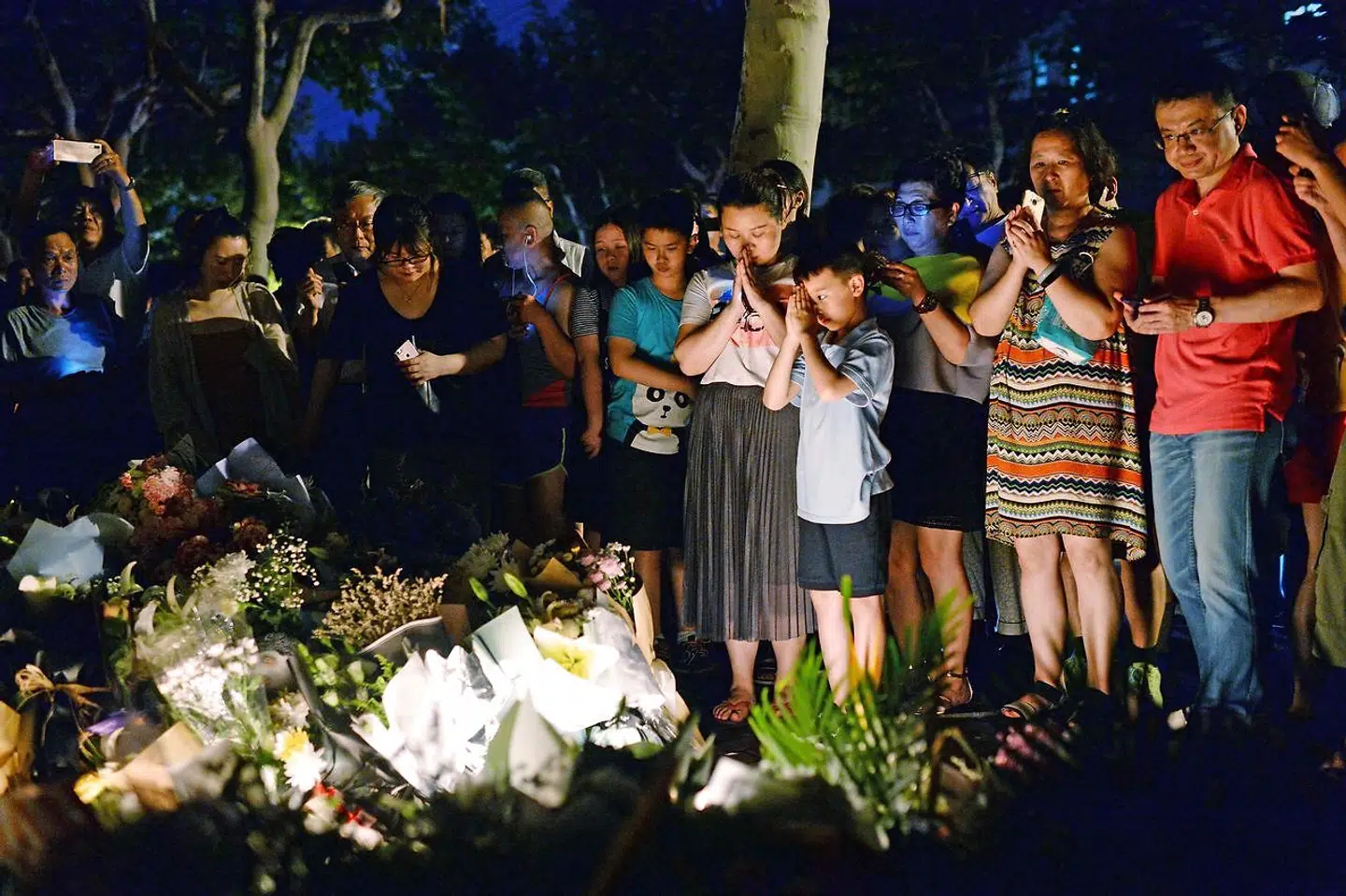 28. juni 2018 mistede to drenge livet, da en mand angreb dem med en kniv uden for en skole i Shanghai.
