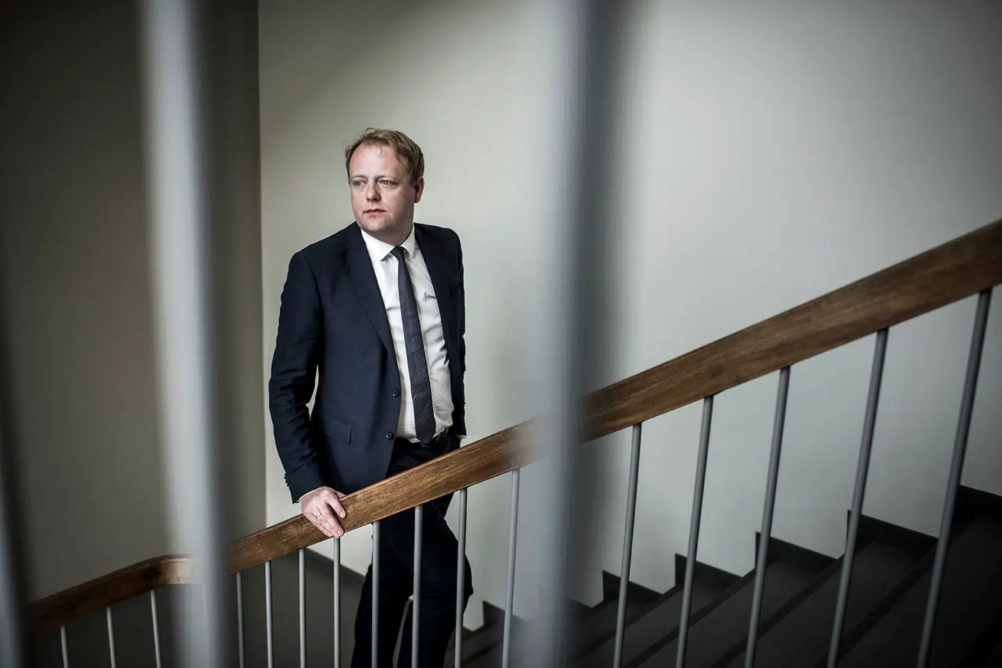 Statsadvokat og chef for Bagmandspolitiet, Morten Niels Jakobsen, blev under dramatiske omstændigheder sendt hjem fra arbejde i starten af september.