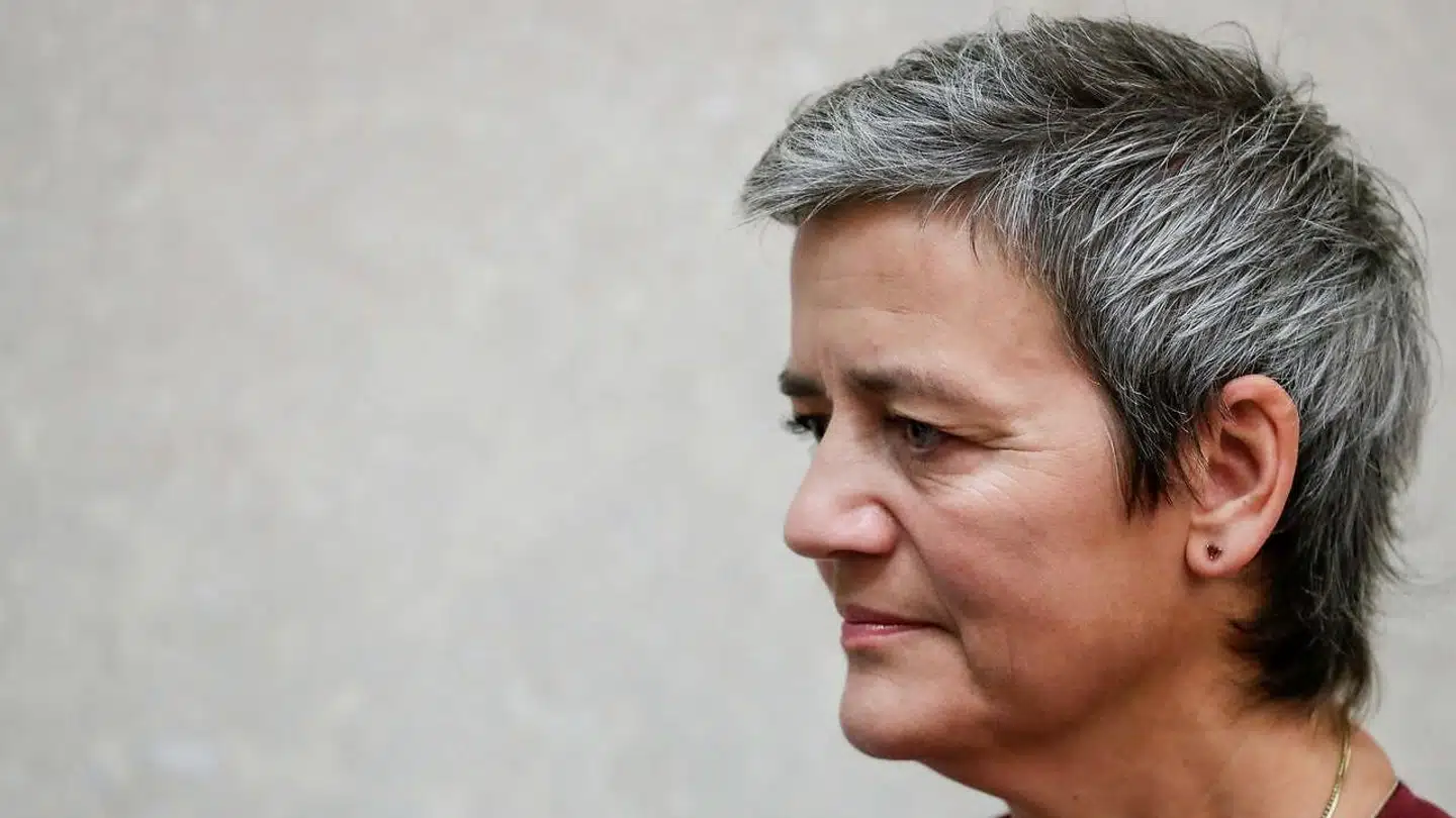 Margrethe Vestager er som digital superkommissær med sikkerhed klar til igen at svinge piske over Google og Facebook. Der er grund til at kvittere for, at der nu både i EU og USA er fokus på at regulere techgiganterne. Om vi skal juble over planerne om en digital EU-skat - Google-skatten - eller en global aftale om techskatter er mere tvivlsomt..