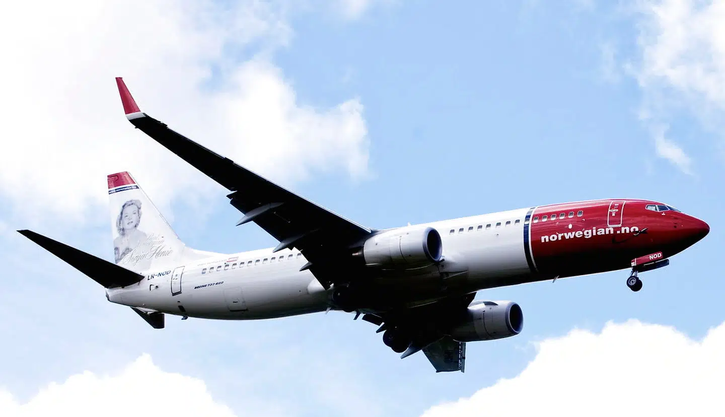 To Boeing-modeller står stille på jorden efter flyveforbud, og det har skabt en økonomisk nedtur for Norwegian, der har måttet parkere en flåde af fly. For hver dag flyene holder stille, bløder selskabet flere penge.