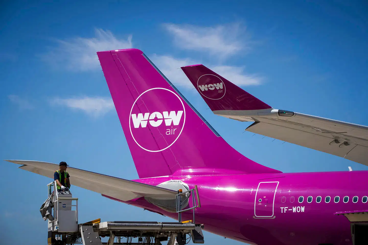 WOW Airlines genopstår med mad kreeret af en trestjernet Michelin-kok og lounge til alle kunder – men det ændrer ikke på firmaets profil som lavprisselskab.