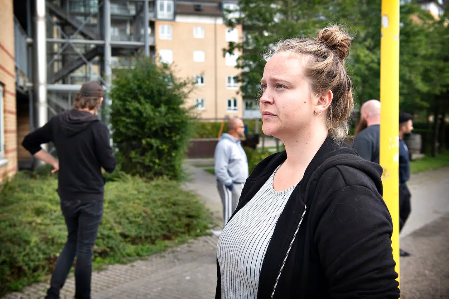 Christiane kender flere af de involverede unge fra kvarteret, samt den dræbte, som dog ikke boede i kvarteret.