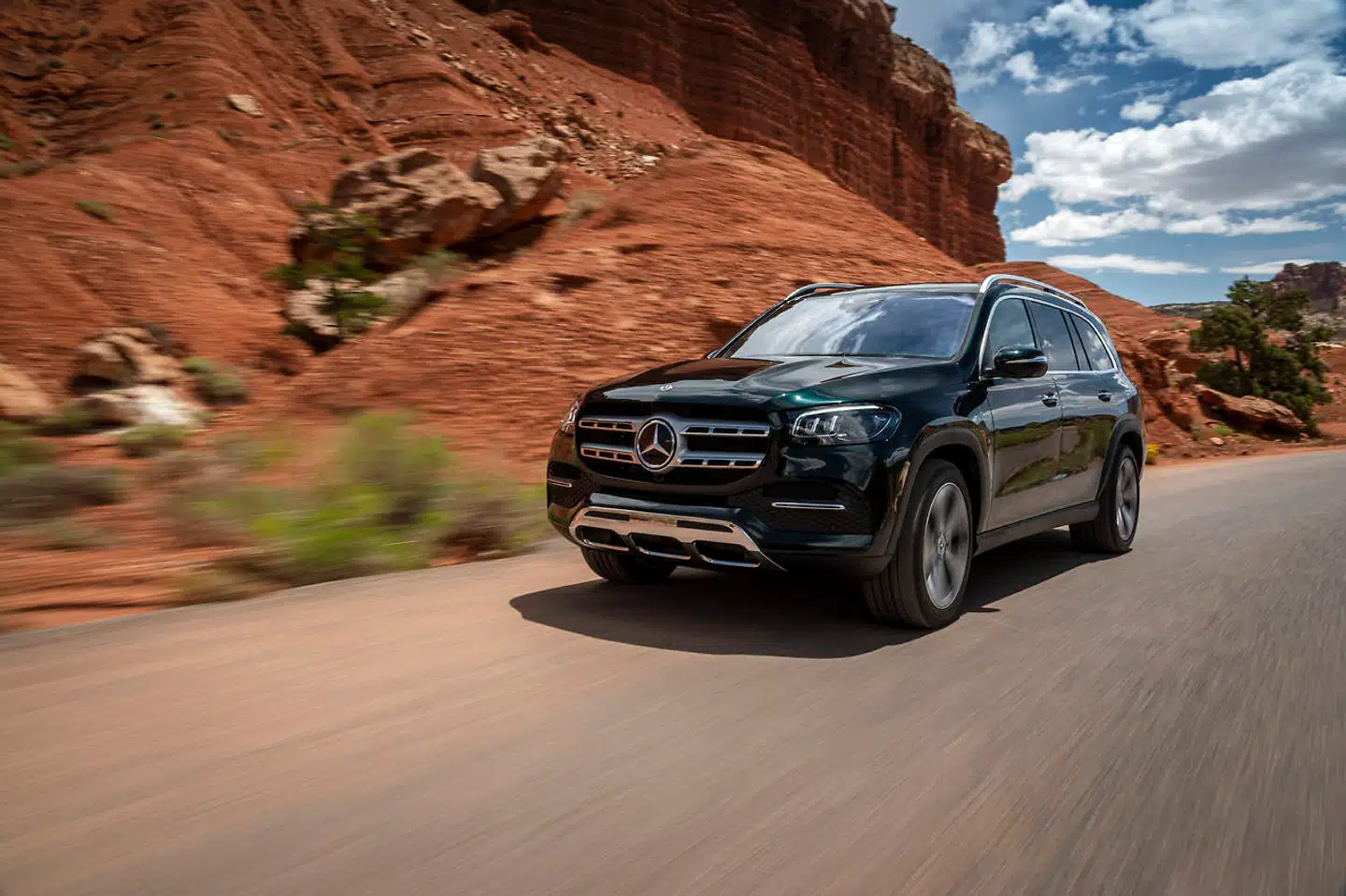 Mercedes-Benz GLS er den største og mest luksuriøse SUV fra det tyske mærke, og Mercedes siger selv, at den skal ses som en S-Klasse i SUV-uniform.