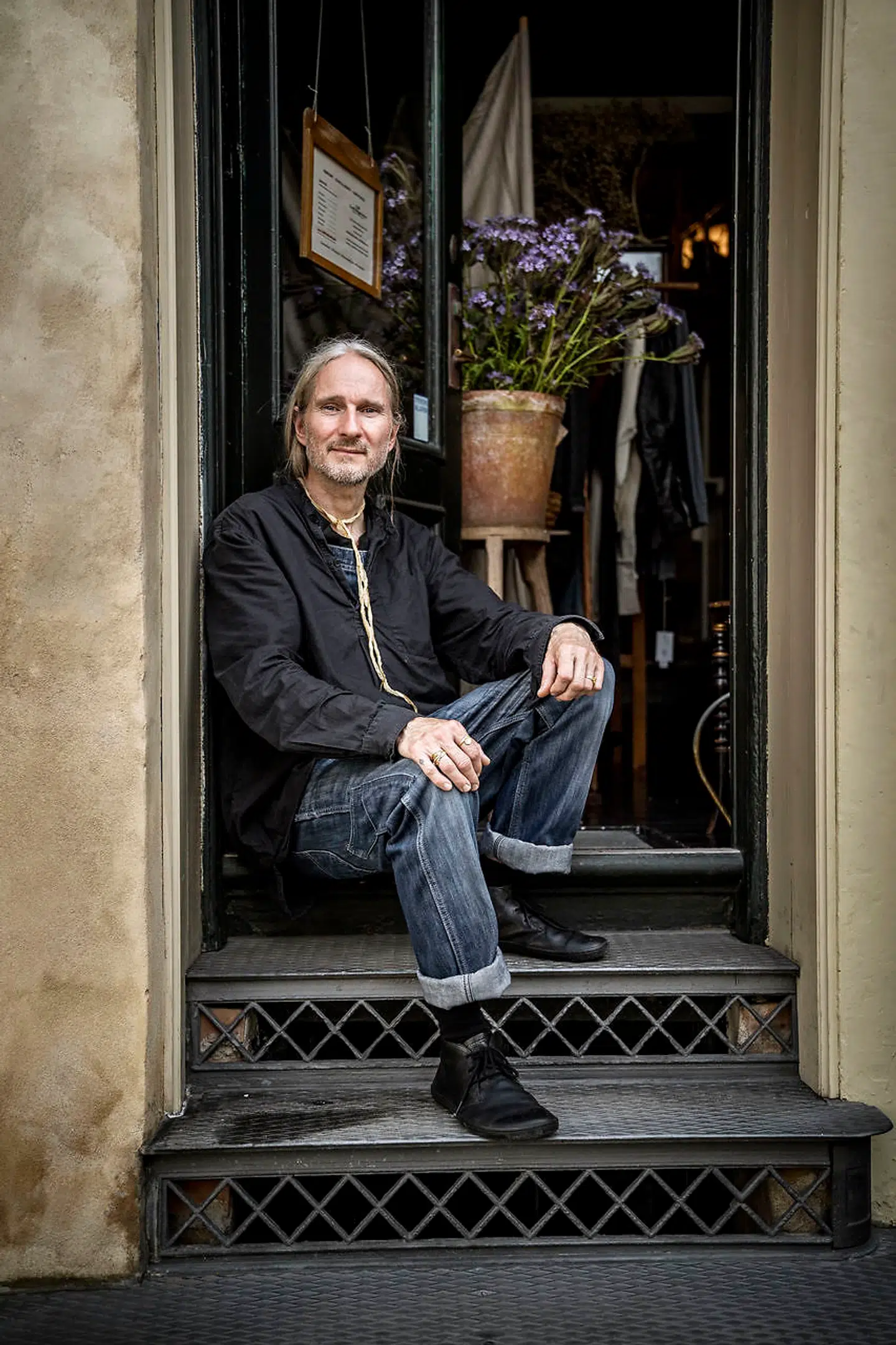 »Lad nu være med at tage alt, hvad I har og jævn det med jorden, for så at tage i Illums Bolighus og købe det samme, som alle andre omgiver sig med,« siger Leif Sigersen.