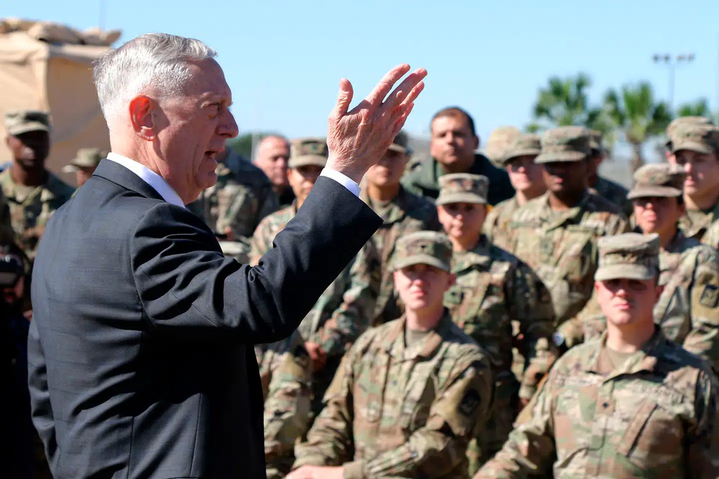 James Mattis holdt tale for tropper i Texas, efter at Donald Trump kort før midtvejsvalget sidste år havde beordret soldater til grænsen for at hjælpe med at beskytte grænsen imod illegale overløbere.