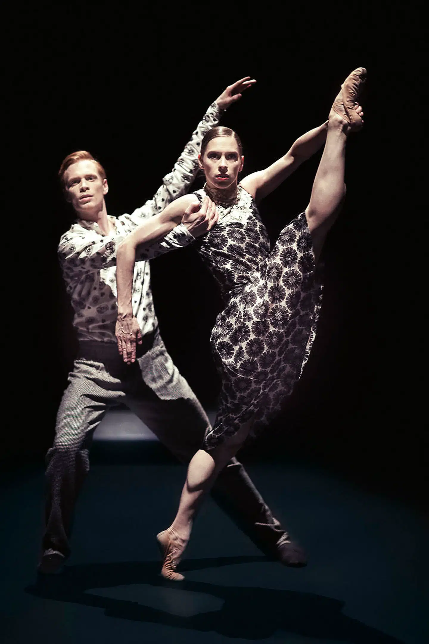 Nederlands Dans Theater er et af verdens mest velrenommerede dansekompagnier. Nu gæster det Danmark.