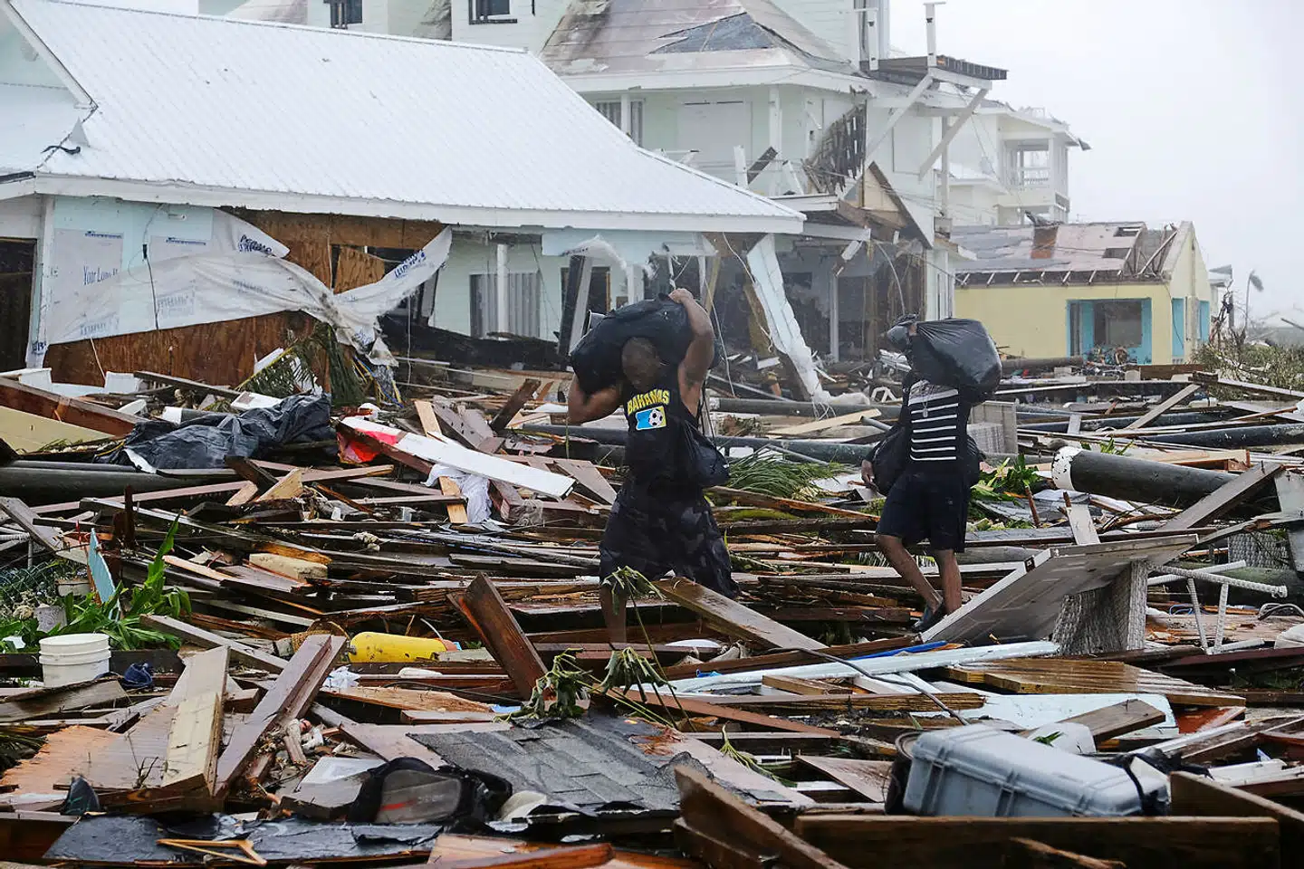 Byen Marsh Harbour i Bahamas er hårdt ramt af Dorians ødelæggelser. REUTERS/Dante Carrer