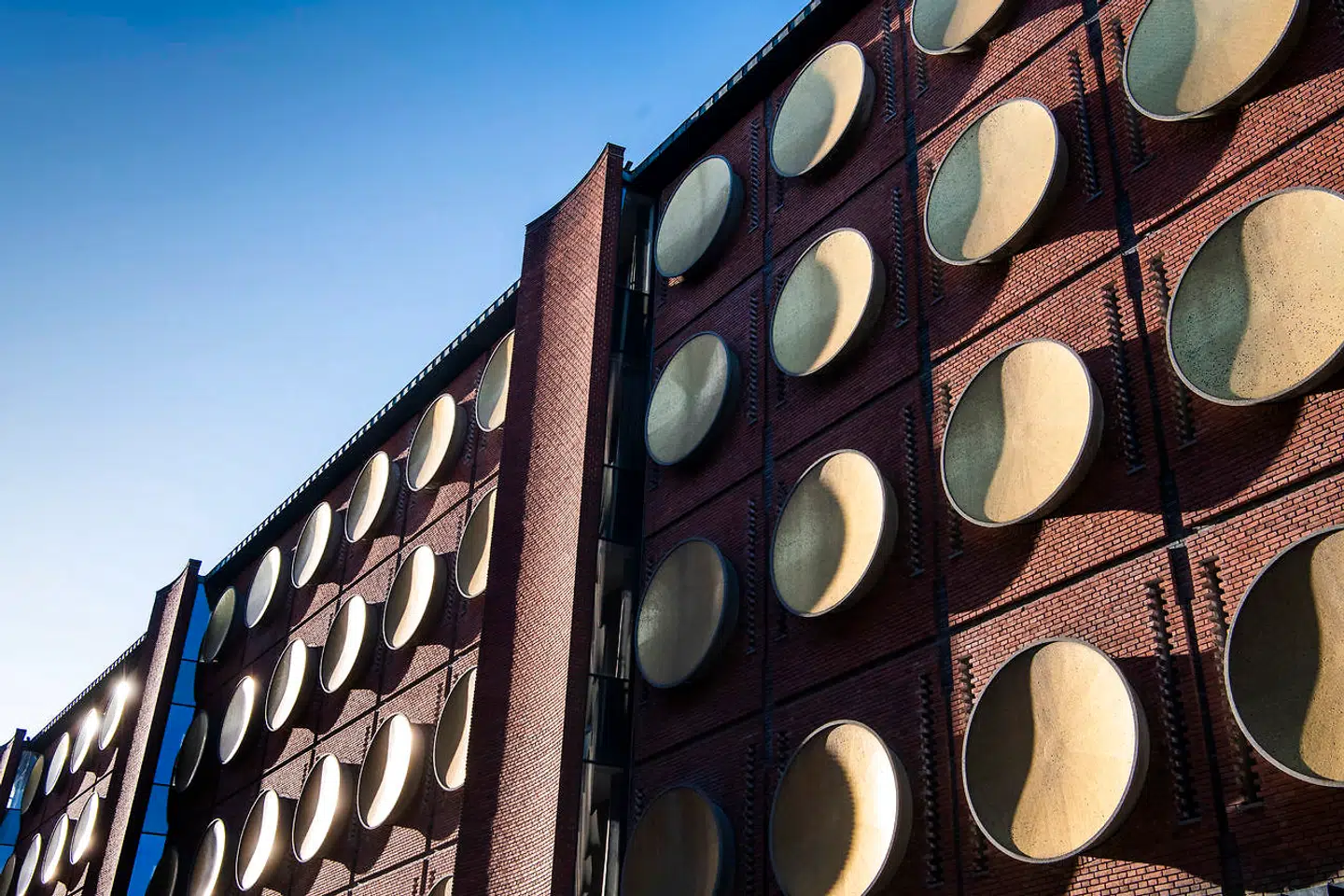 Christoffer Harlang har bl.a. sammen med Arkitema stået for omdannelsen af Carlsbergs Lagerkælder Tre til det nye Hotel Ottilia. En transformation der både respekterer og udvikler den originale arkitektur.