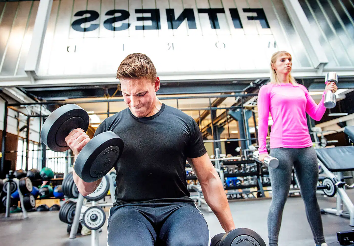 På under 15 år har Fitness World med sit lavpriskoncept overhalet alle konkurrenterne på det danske marked.