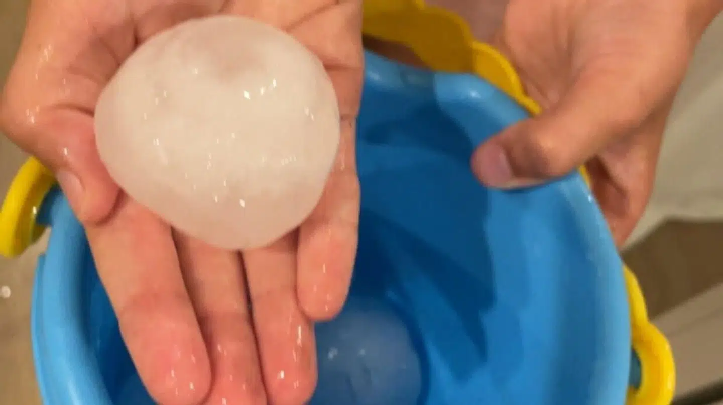 Så store var haglen, der faldt i Gardasøen natten til tirsdag.