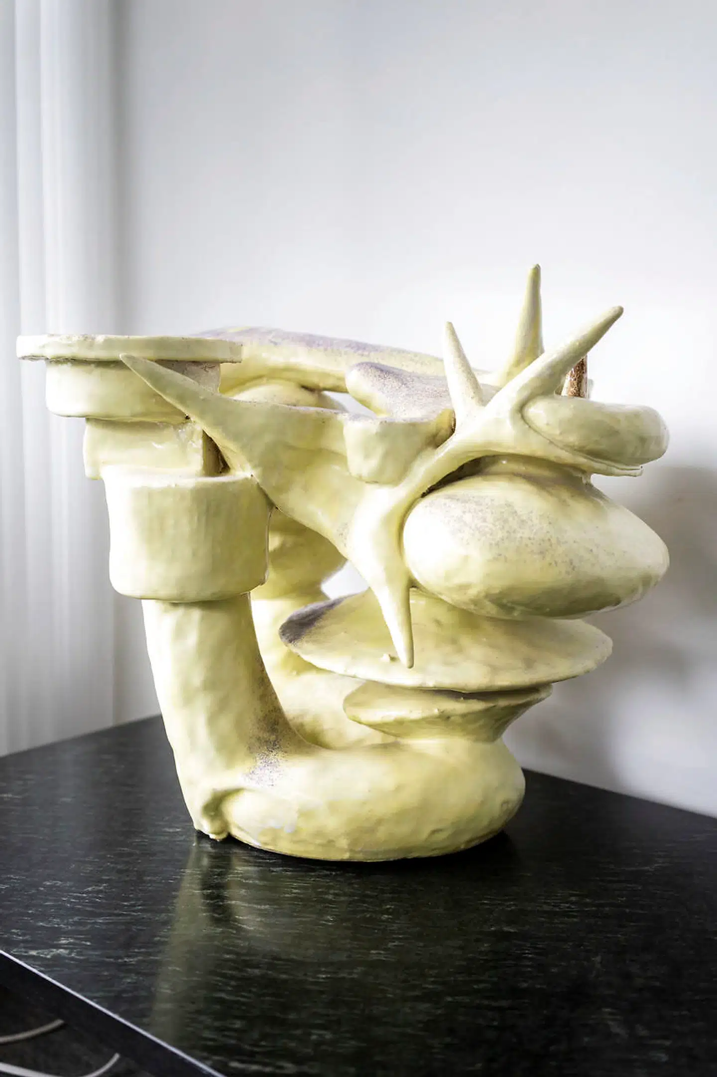 Skulpturen af Nils Erik Gjerdevik er fra 2006 og en gave fra kunstneren selv.