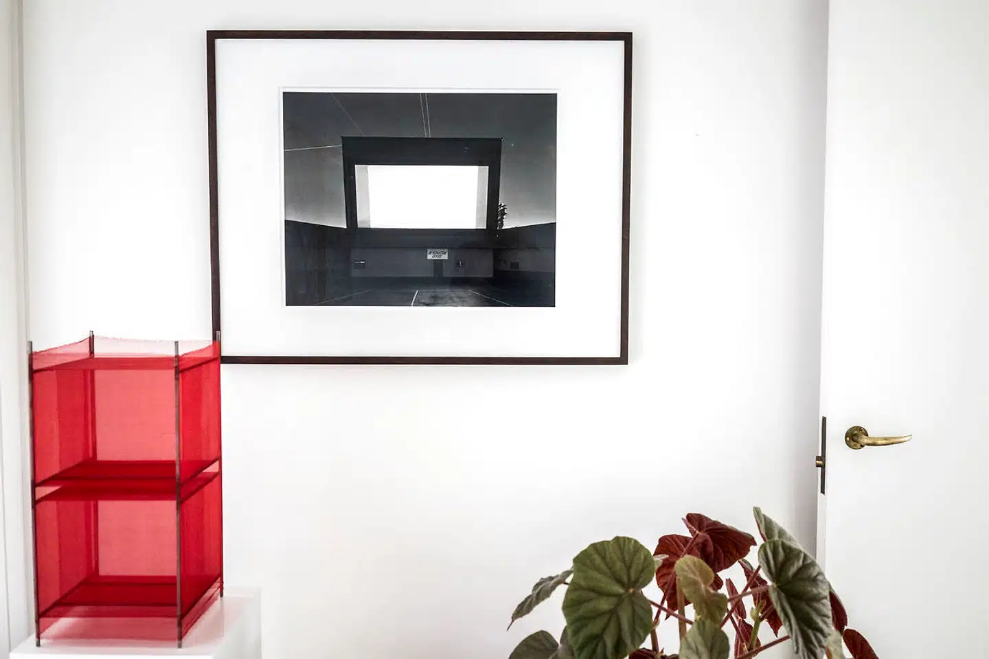 Hiroshi Sugimoto er den japanske fotokunstner, hvis billede altid hænger fremme.