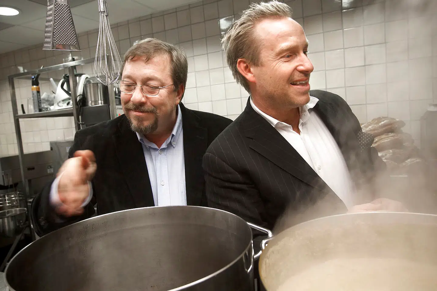 Brødrene James Price (t.v) og Adam Price i deres rette element.