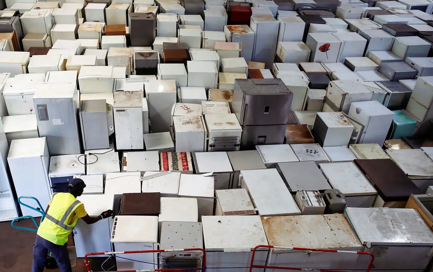 De fleste ældre køleskabe indeholder HFC-gasser, der er en yderst voldsom drivhusgas – op mod 1.400 gange mere potent end CO2.