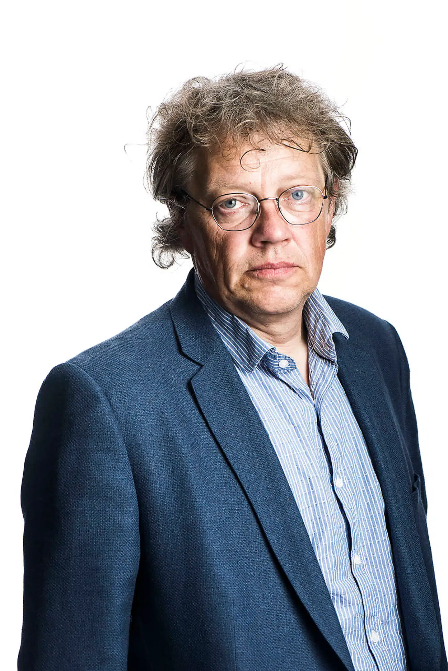 Omgangsformer i forfald er dirkete skadeligt for samfundet, mener journalist Torben Steno.