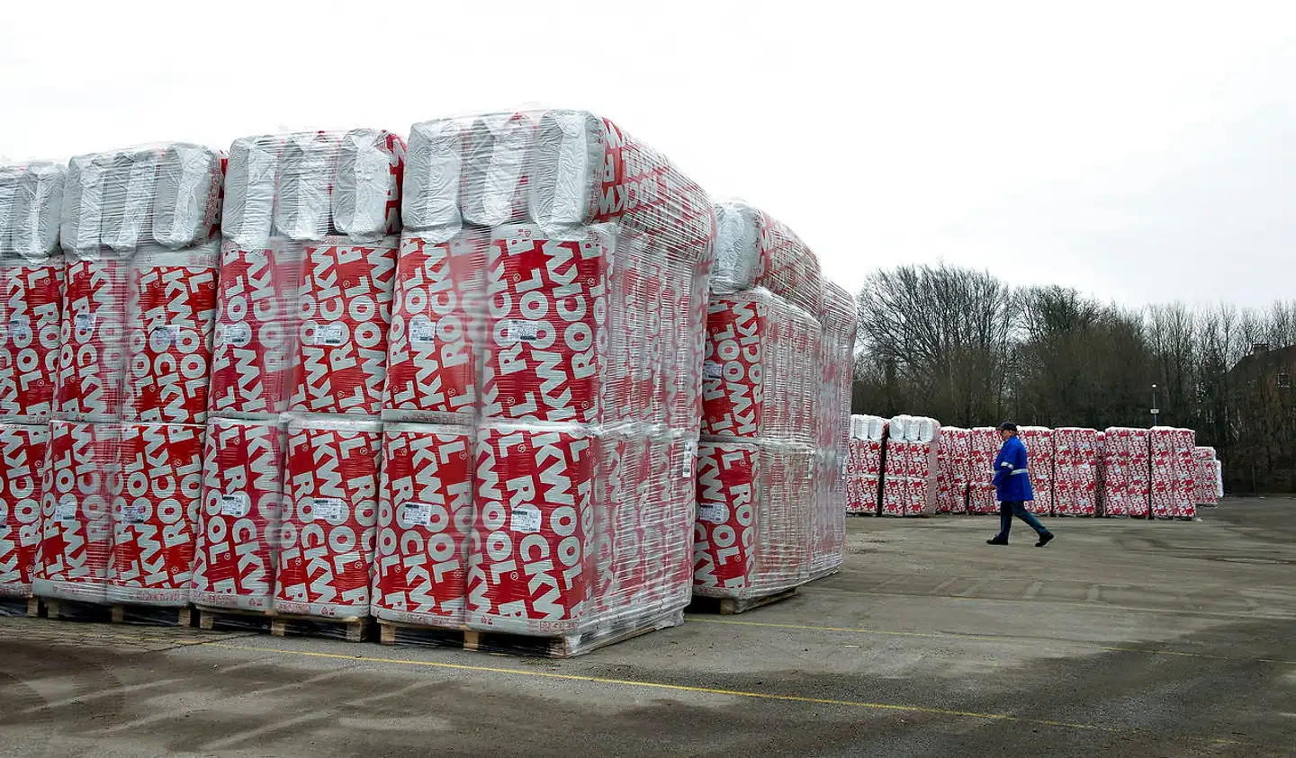 Den danske isoleringsvirksomhed ROCKWOOL er fortsat til stede i Rusland, og det er man stærkt utilfreds med i Ukraine.