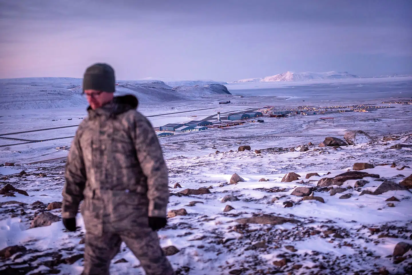 Thule Air Base, Grønland. Basen ses i baggrunden.