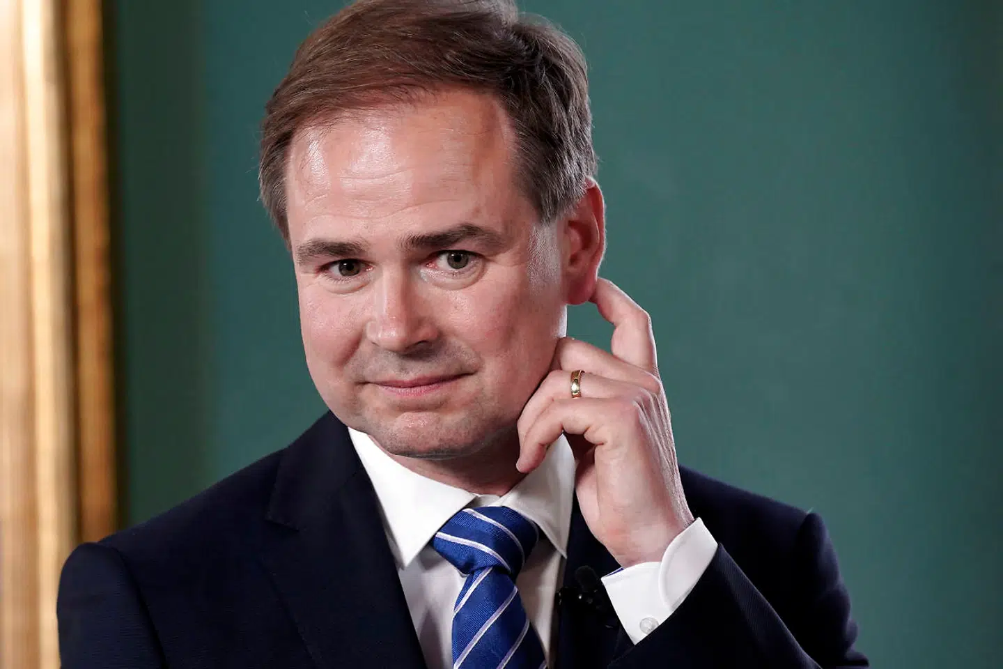 Finansminister Nicolai Wammen og resten af Folketinget burde bakke op om at lade Ældre Sagen skabe en ny bank, mener Kim Hersland.