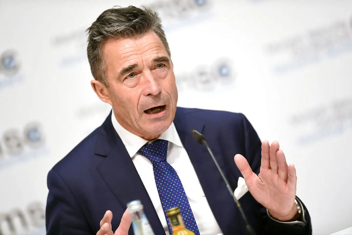 Tidligere statsminister Anders Fogh Rasmussen beskriver Trumps udsættelse af hans besøg i Danmark som »et tilbageslag for vores landes diplomatiske forbindelser«.