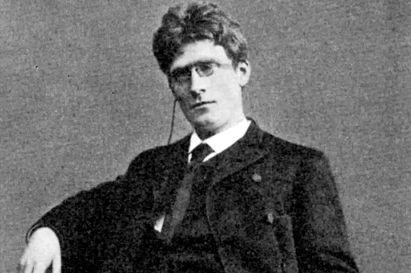 Knut Hamsuns eget tidlige liv trækker sit tydelige spor igennem »Dropnningen af Saba og andre noveller«.