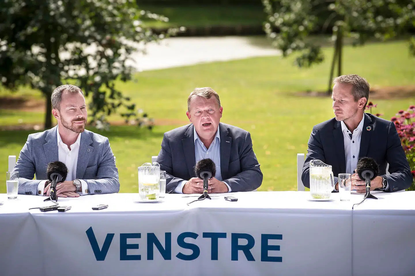 »Det delte formandskabs tid er forbi,« skrev Venstre-veteranen Claus Hjort Frederiksen i en Facebook-opdatering efter partiets sommergruppemøde. Men har det nogensinde eksisteret? Svaret afhænger af, hvem der udlægger teksten, lader det til.