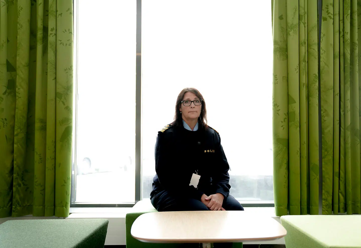 Petra Stenkula er chef for efterforskningsafdelingen i Region Syd ved Svensk Politi. Hun fortæller, at politiet har arbejdet intensivt for at stoppe de grupper af unge, der står bag skud, drab og eksplosioner i Malmø og det sydlige Sverige.