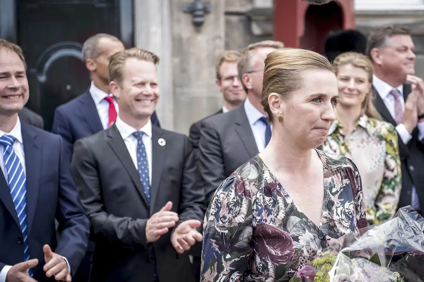 »(...) Regeringen vil i fremtiden lade pengene følge de flere børn og de flere ældre. Det er godt, og det er rigtigt. Men der skal mere til. Det økonomiske efterslæb i ældreplejen skal ikke blot indhentes, og pleje og omsorg til flere ældre skal ikke alene finansieres. Serviceniveauet i ældreplejen skal samtidig øges. Det handler om kvalitet og tid,« skriver Dennis Kristensen.