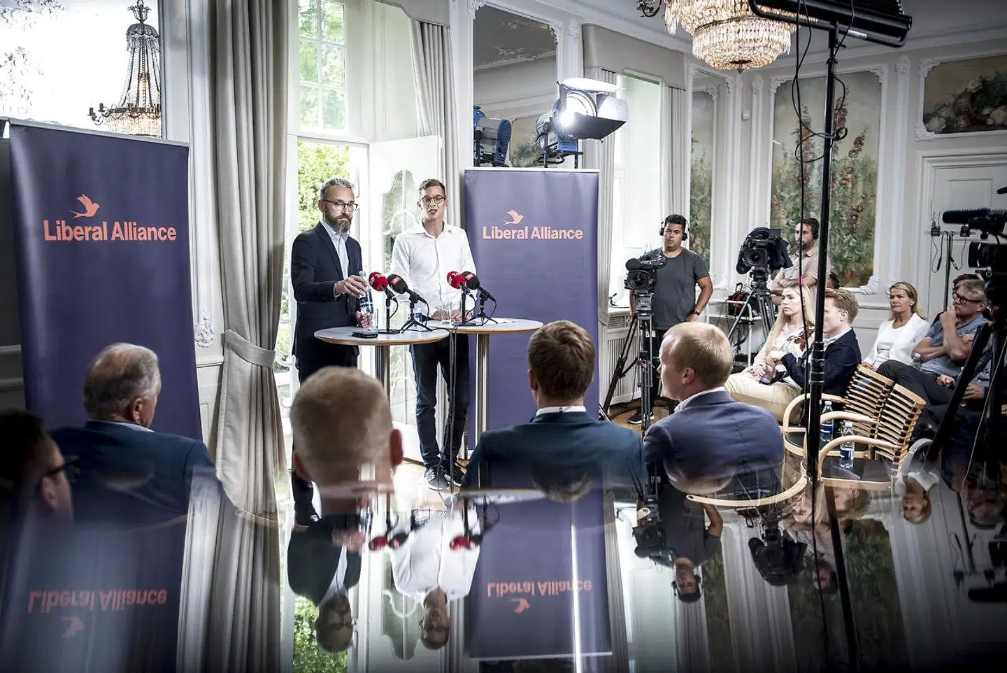 »Den personlige frihed er under pres fra flere sider i dag. Blandt andet pga. kultur- og værdisammenstød i samfundet. Derfor må der ikke være nogen tvivl om, hvad Liberal Alliances linje er,« sagde Liberal Alliances politiske leder, Alex Vanopslagh, da partiet fredag holdt pressemøde i forbindelse med sit sommergruppemøde.