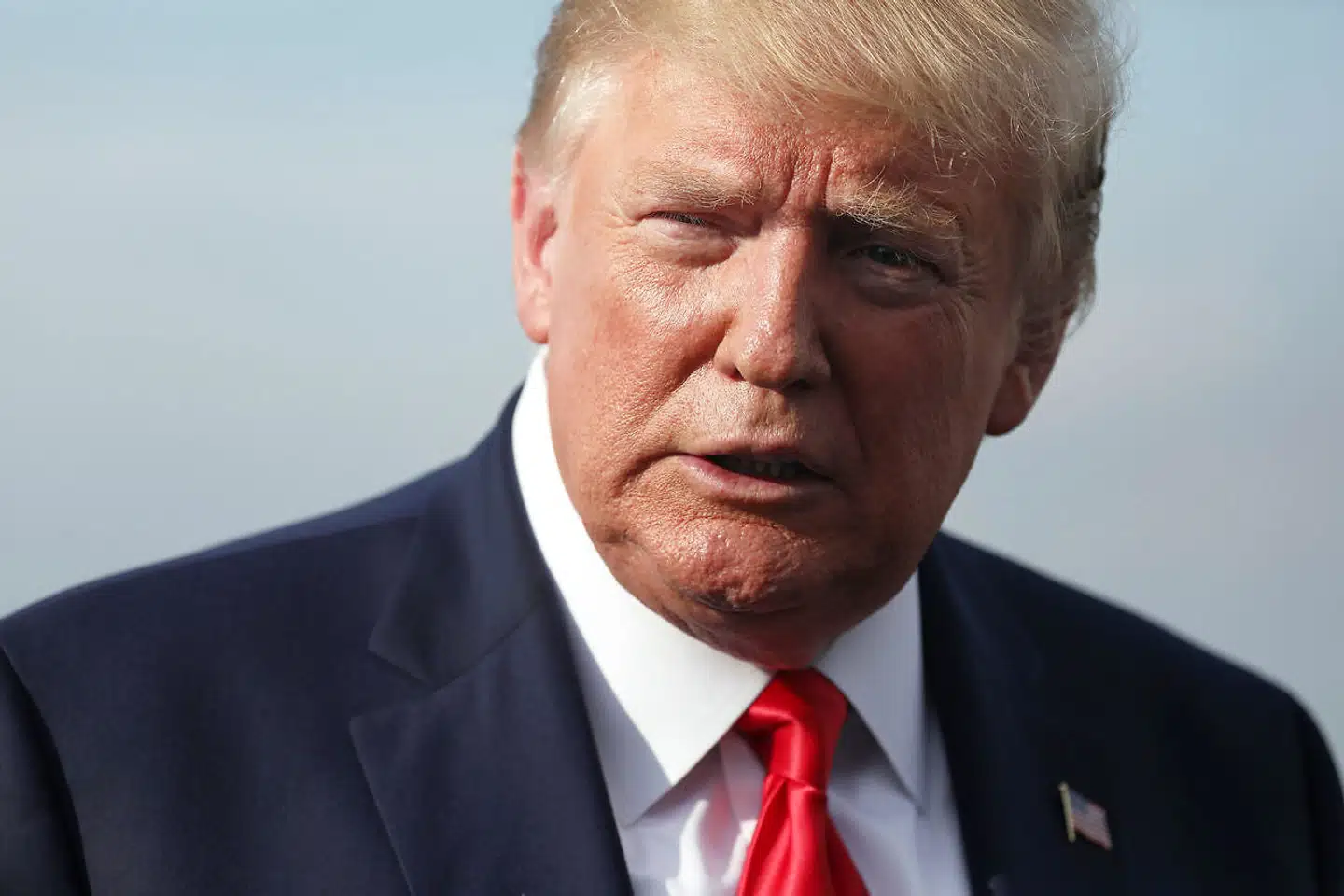 Præsident Donald Trump slår fast, at han stadig vil kæmpe for »lovlydige borgeres ret til at bære skydevåben.«