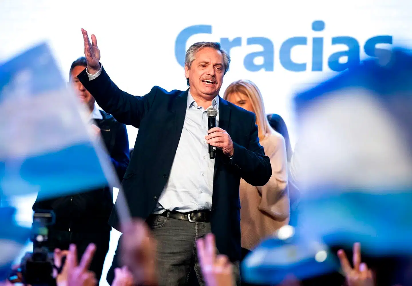 Den populistiske, venstreorienterede præsidentkandidat Alberto Fernandez fik overraskende stor opbakning under weekendens primærvalg i Argentina. Foto: Frente de Todos/AFP/Ritzau Scanpix