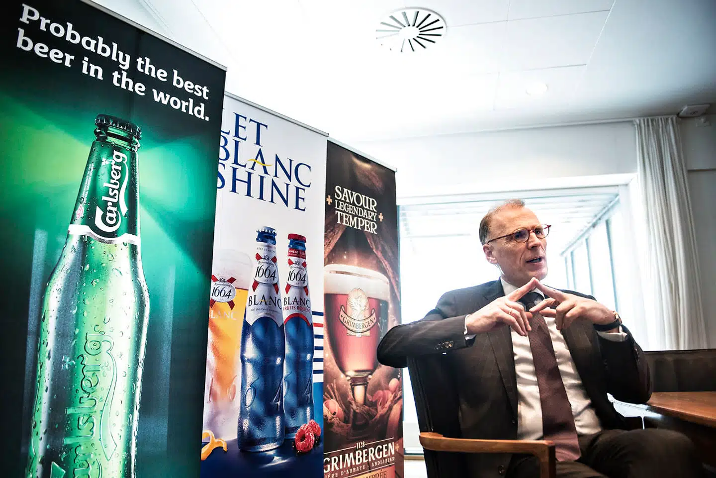 Carlsbergs administrerende direktør, Cees 't Hart, har gennemført en markant trimning af bryggerikoncernen, efter at det så sort ud, da han blev hentet til Danmark.