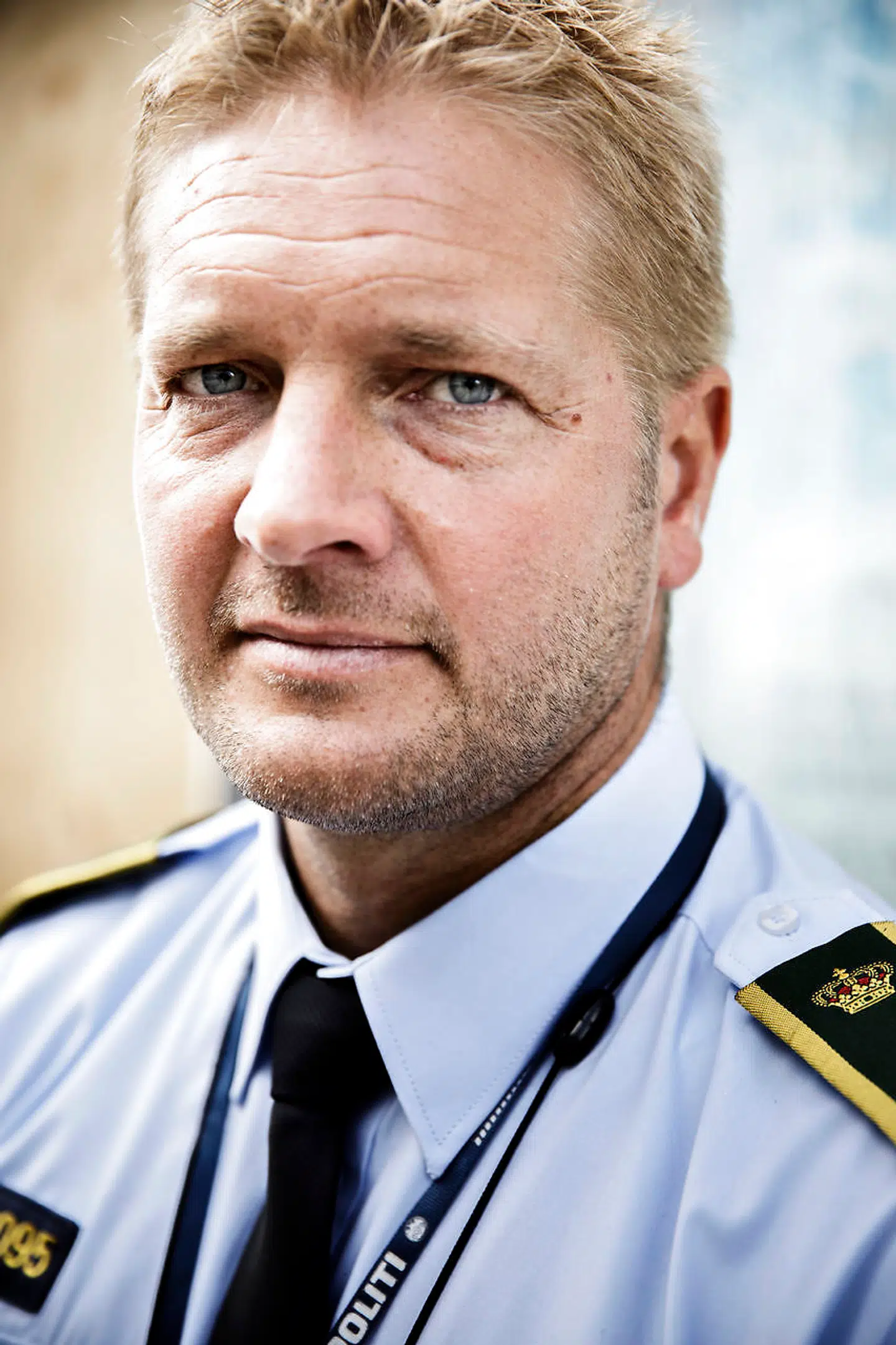 Nærpolitiafdelingen ved Hermodsgade åbner op for spørgsmål søndag den 11. august 2019 efter eksplosionen foran bygningen. Politikommisær og leder af Nærpolitiafdelingen Jonas Wybrandt svarer på spørgsmål.