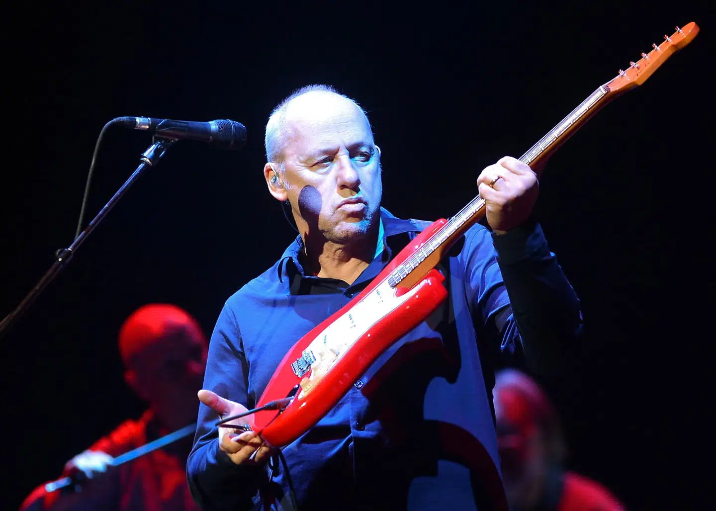 Mark Knopfler på scenen i den tyske hovedstad, Berlin, under sin europaturné i 2013. Arkivfoto: Britta Pedersen / EPA / Ritzau Scanpix
