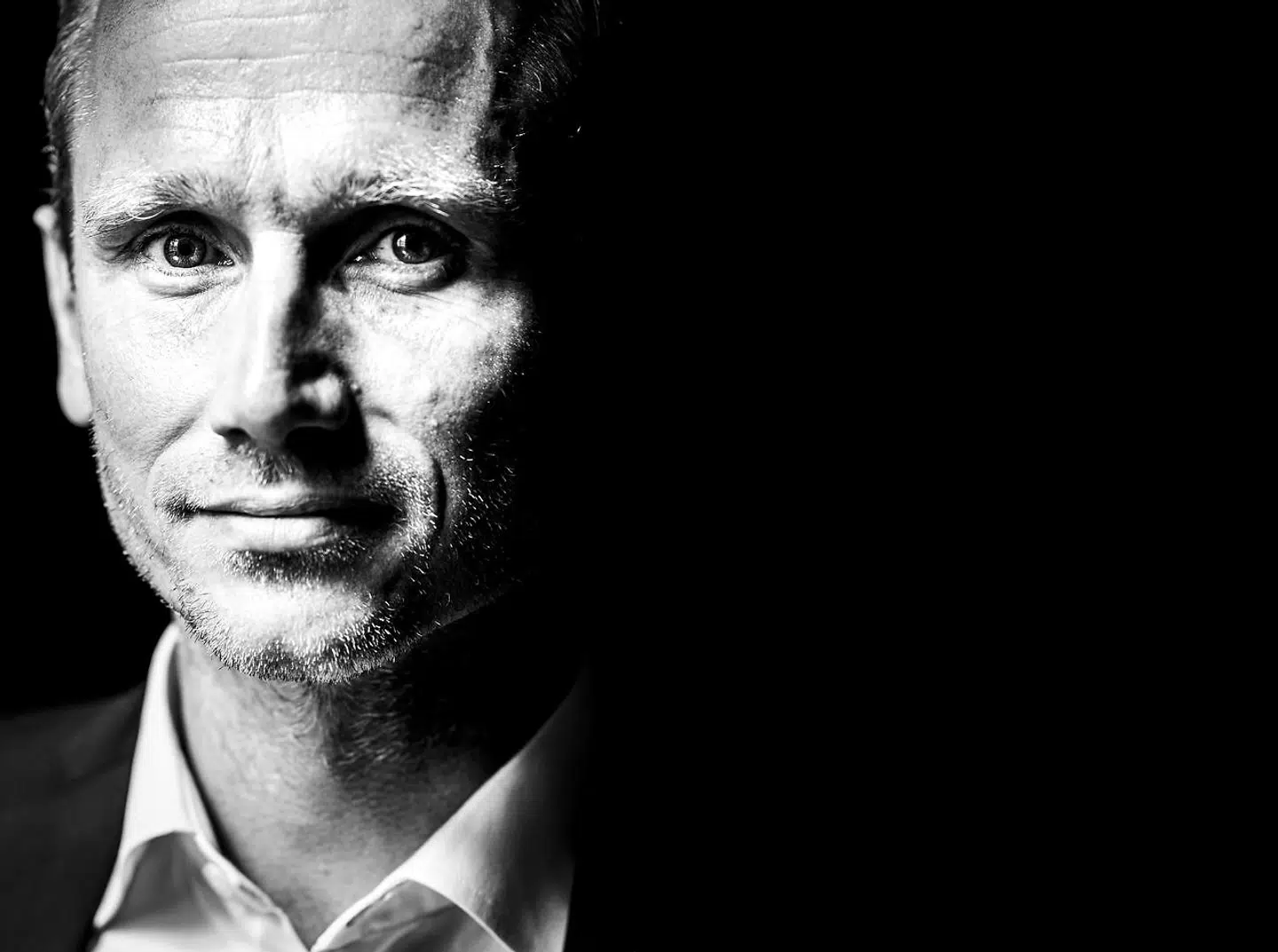 Venstres næstformand, Kristian Jensen, mener, at Venstre skal aflyse tankerne om en SV-regering, før det borgerlige Danmark kan komme videre.