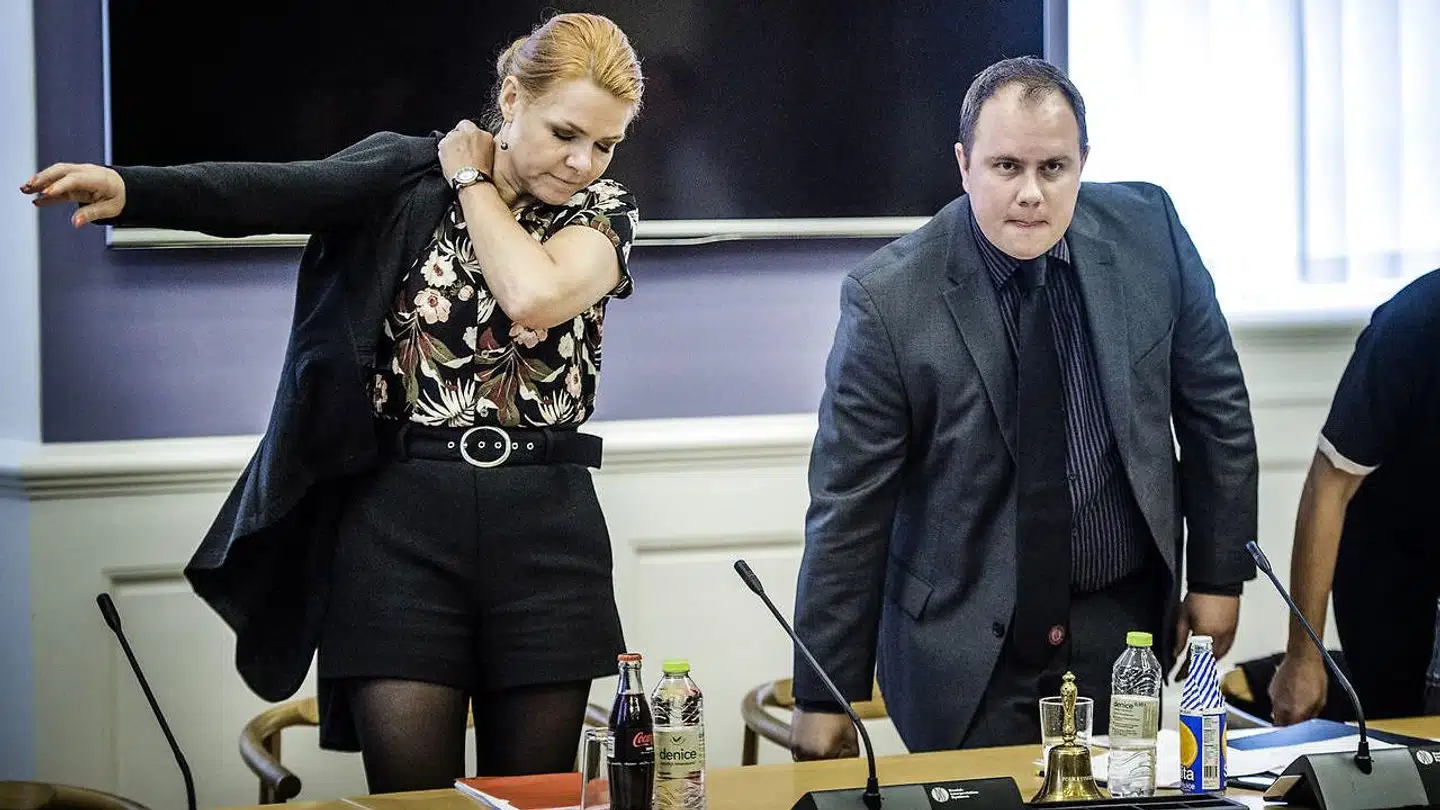 »Støjberg kunne sendes ud i kulden af de liberale hjerter, uden at venstrefolkene risikerede, at deres stemme ville belaste karrieren.« Inger Støjberg (V) i åbent samråd om chikane af kristne asylansøgere i asylcentre i Danmark. Til højre Martin Henriksen, tidl. MF fra Dansk Folkeparti.