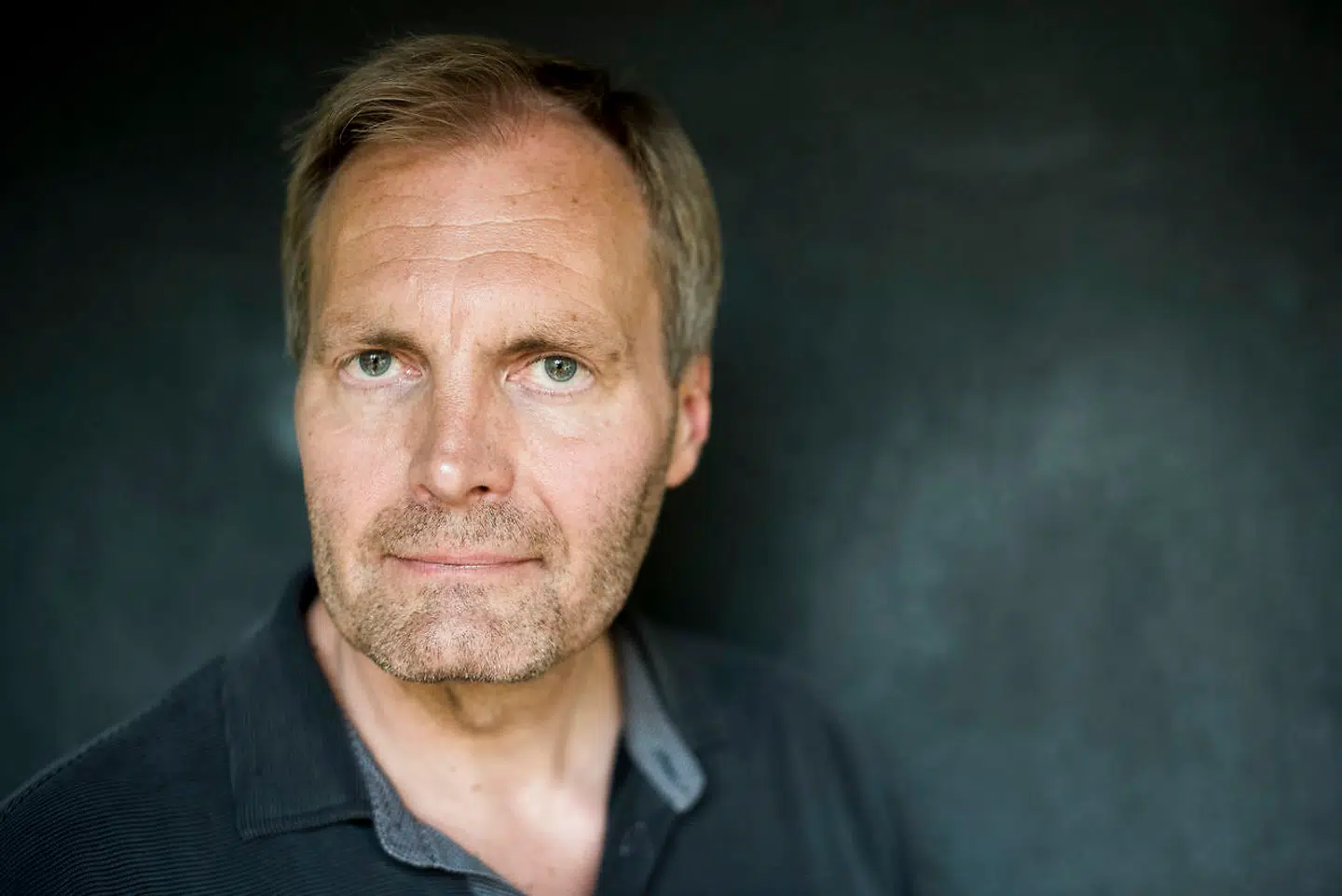 Peter Skaarup, retsordfører for Dansk Folkeparti, mener, at der skal slås langt hårdere ned på de uromagere, der chikanerer beboere på Sigynsgade.