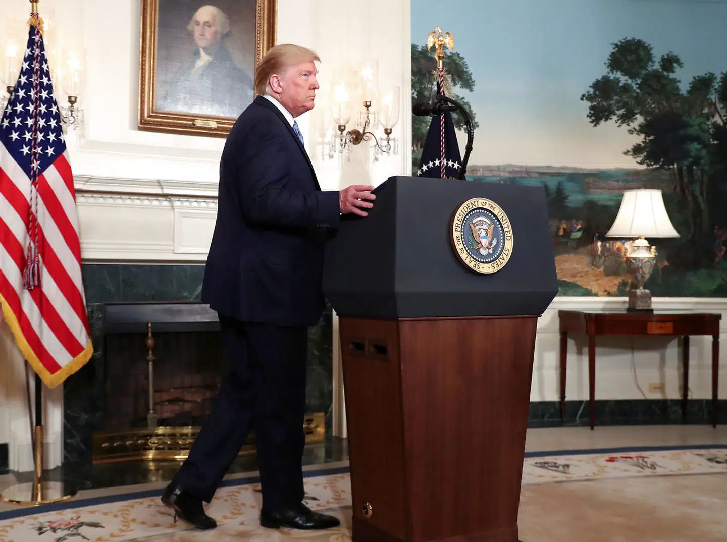 Præsident Donald Trump tog på et pressemøde mandag for første gang kraftigt afstand fra hvidt overherredømme. REUTERS/Leah Millis