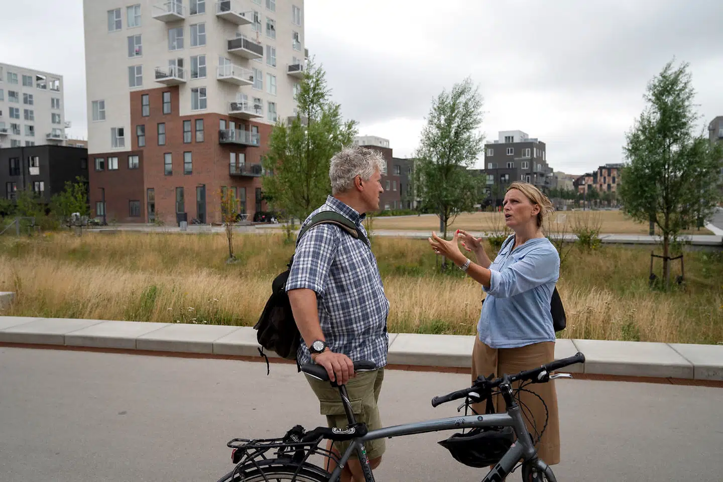 Administrerende Direktør i By og Havn, Anne Skovbro forklarer Deres udsendte Københavnersnude at Ørestad er en grøn bydel.