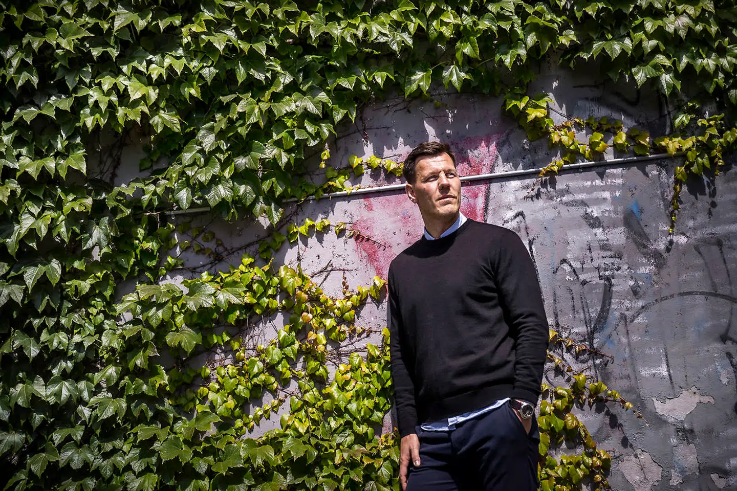 Det er imod den danske lejelov at opkræve gebyr for at formidle kontakt til en udlejer af en lejebolig. Kristian Matthes og Findrommate.dks forretningsmodel består i, at udlejer kan betale for at få fremhævet sin annonce på siden.