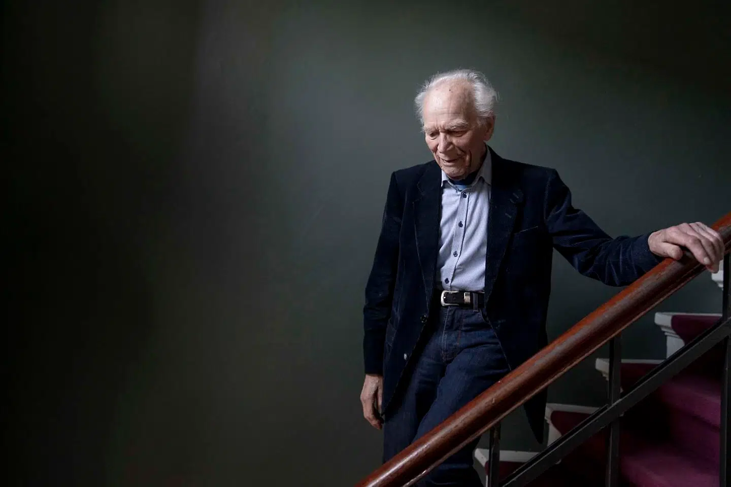 Holger Perfort fordeler sin tid mellem lejligheden på Frederiksberg og bindingsværkshuset i Gershøj ved Roskilde Fjord.