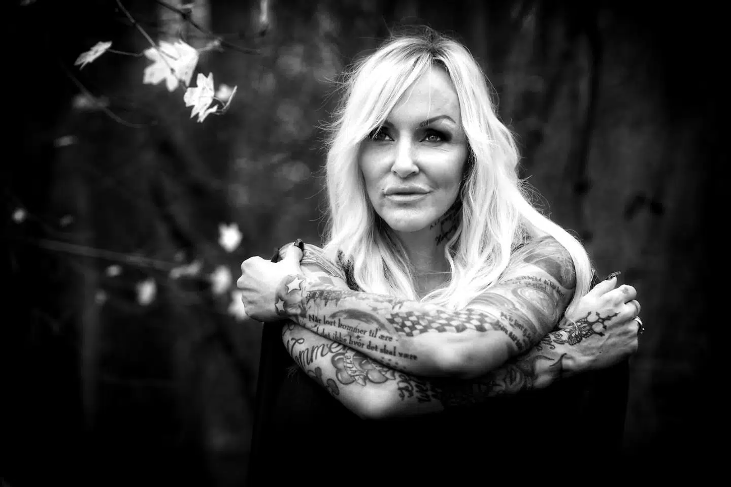 »Næserynker rager mig en papand, og det sjove er, at Linse er et ægte crossover,« siger Michael Holbek, der har skrevet tre bøger om realitystjernen Linse - og nu er i gang med den fjerde.