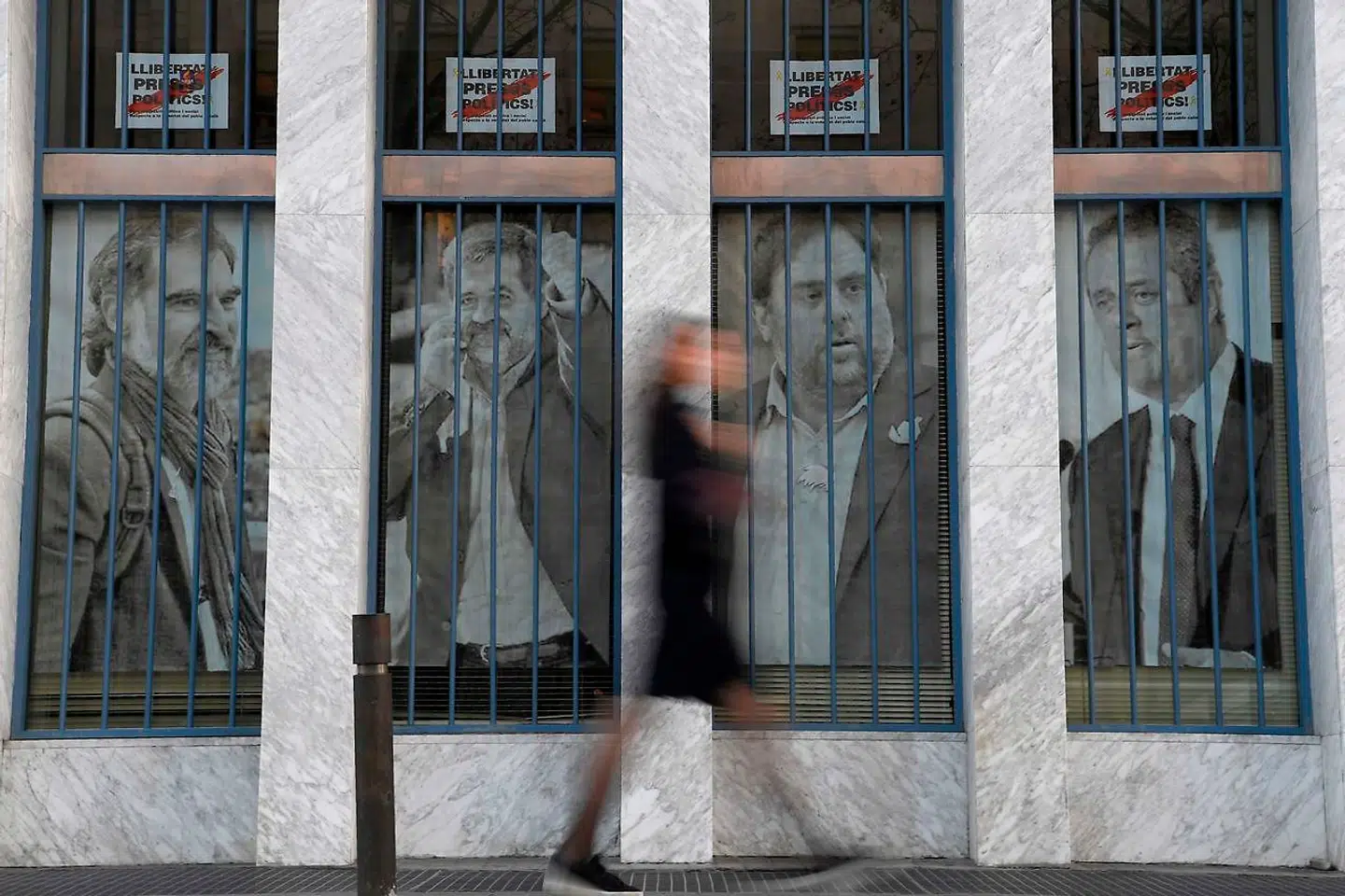 En hård straf til de catalanske separatistledere, heriblandt Oriol Junqueras (nr. to fra højre), når dommen i sagen mod dem afsiges til efteråret, vil forpeste forholdet mellem Barcelona og Madrid yderligere.